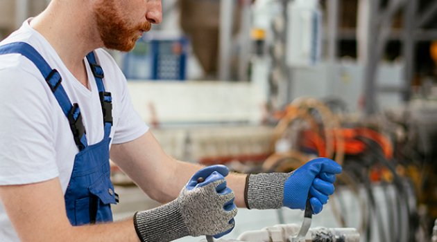 Construction Workers Must Read! OSHA Safety Glove Requirements Explained